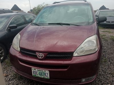 Toyota sienna 2004 model