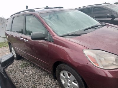 Toyota sienna 2004 model