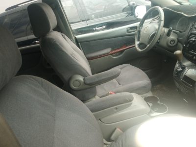 Toyota sienna 2004 model